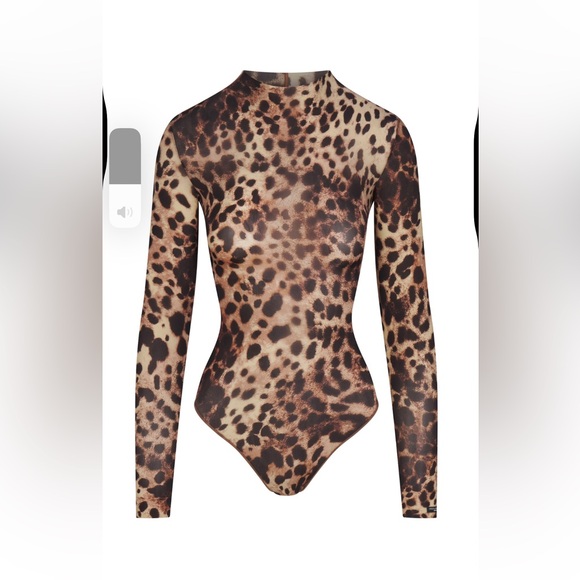 DOLCE & GABBANA X SKIMS MILKY SHEAR LEOPARD MOCK NECK BODYSUIT. - Picture 2 of 2